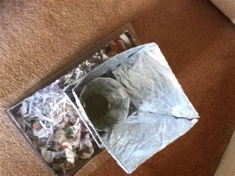 Denise built a wooden one with a shop solar oven: The Shoebox Solar Oven! : 6 Steps - Instructables