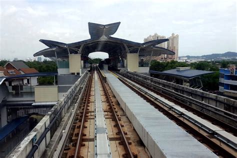 This station is located near the lembah it is operated under the kelana jaya lrt system network as found in the station signage. USJ 21 LRT Station - klia2.info