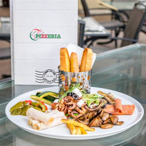 With 250 accomodation rooms including 37 suites, this stunning resort in penang has one of the also, be charmed by the freshness of the contemporary design that is anything but plain vanilla hotel. Pizzeria @ Hard Rock Hotel Penang - Crisp of Life