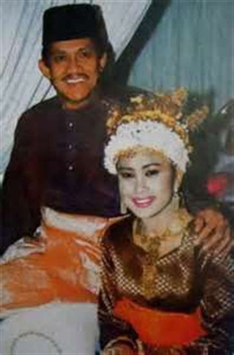 All information about keywords of lindarafar.tumblr.com. CIK AIN BEDAH: Perkahwinan selebriti/artis yang manakan ...