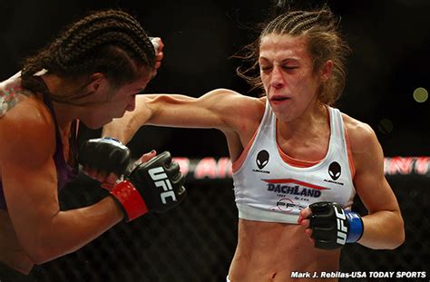 Joanna jędrzejczyk pokonała na punkty karolinę kowalkiewicz broniąc pas ufc w kategorii słomkowej. Joanna Jędrzejczyk i Karolina Kowalkiewicz dziś w ...