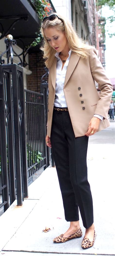 My chambray shirt (yes, i only own one. 17 Cute Outfits to Wear with Loafers for Women This Season