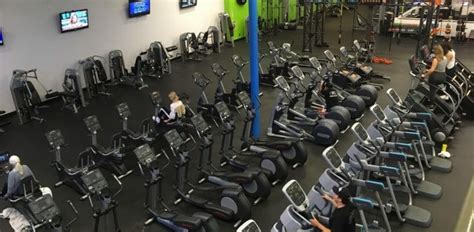 A gym built safe for you! Moorpark | Fitness 19
