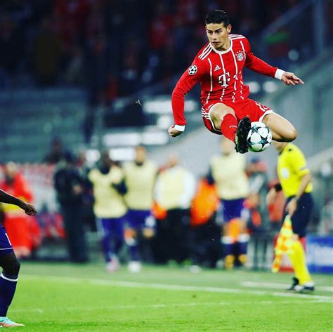 Родригес хамес давид рубио / james rodríguez. James Rodríguez flying