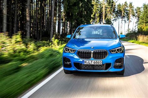 The x1 is the most affordable bmw and then there are the options, from m sport kit to any color other than black or white, and the x1 can climb to just under $50,000 fully loaded. Bmw ESSAI_bmw-x1-xdrive25i-m-sport-essai-du-my-2020_4 photo HD