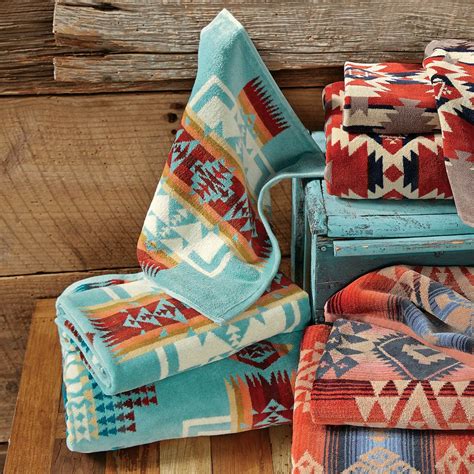 With this set, you'll receive six pieces: Tribal Sky Bath Towels