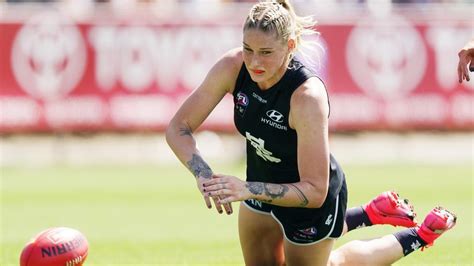 Tayla harris of the lions kicks the ball during the 2017 aflw grand final match between the brisbane lions and the adelaide crows at metricon stadium on march 25, 2017 in gold coast, australia. Tayla Harris called 'useless' by Collingwood opponent ...