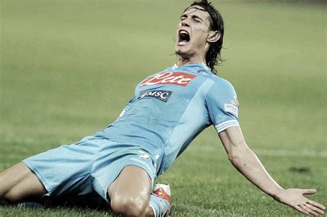 He is an actor, known for vacanze di natale a cortina (2011), 3 millones (2011) and emigratis (2016). Edison Cavani (Uruguay) - Danubio, Palermo, Napoli, París ...