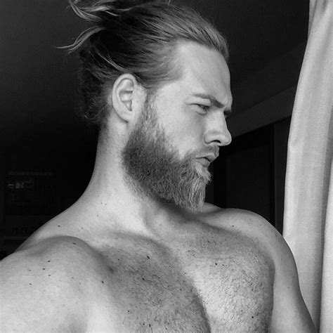 Instagram hunk lasse matberg took mailonline writer isabel hunter on a date, hiking in the. Lasse L. Matberg, il bellissimo vichingo di Instagram ...