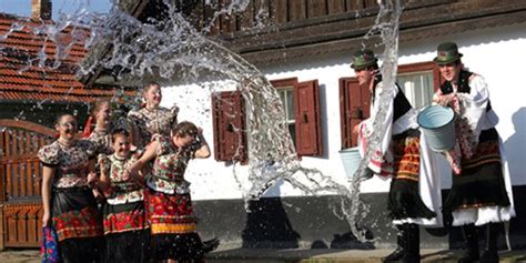 Sărbători de paste în urmatorii ani. Ce sa nu faci in Sambata Pastelui. Magii, traditii, povete ...