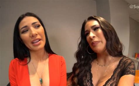 Quem tem a melhor história ? Simone e Simaria revelam que já fingiram orgasmo: 'Toda ...