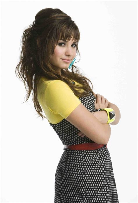 Перевод долгожданного документального фильма demi lovato: Doação de Fotos Famosos : Demi Lovato 2008