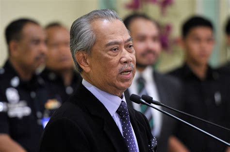 Muhyiddin and noorainee were greeted upon arrival by prince mishaal bin majid bin abdulaziz al saud prime minister tan sri muhyiddin yassin and wife, puan sri noorainee abdul rahman. Muhyiddin kekal dapat sokongan majoriti rakyat - Malaysia ...