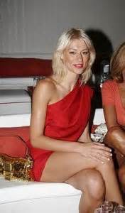 Η ζέτα δούκα (αθήνα, 24 νοεμβρίου 1973) είναι ελληνίδα ηθοποιός, παρουσιάστρια, μπλόγκερ και ιδρύτρια της μη κερδοσκοπικής εταιρίας «anasa», που στηρίζει ανθρώπους που πάσχουν από διατροφικές διαταραχές. Φωτό Ζέτα Δούκα: Αυτή είναι η πιο σέξι εμφάνισή της ...
