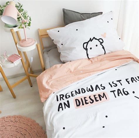 Da sie das kuscheln mit mir gewohnt ist schläft sie da nicht ein. Wo wir jetzt wahrscheinlich alle gerne wären! 😁 Im warmen ...