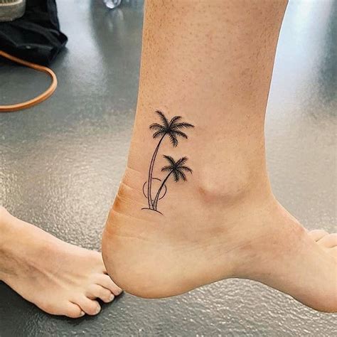Depending on the design and ideas, this tattoo image can be colourful or black and white, realistic or schematic. Pin by Tevin Du Toit on Tattoos in 2020 (With images ...
