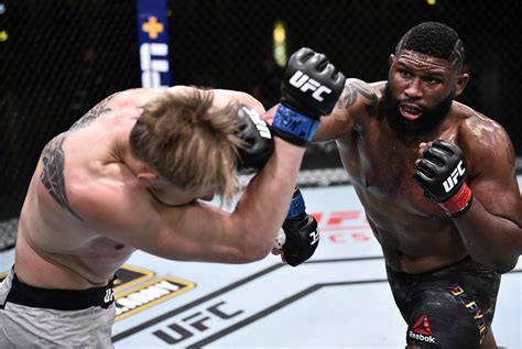 In his career, he has been able to win most of his fights with the exception of two. UFC - Curtis Blaydes : victoire, record de takedowns chez ...