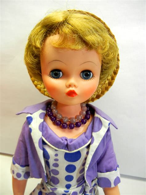 Nombre de lien = 28.500 link. 1962 Candy | Doll Vogue