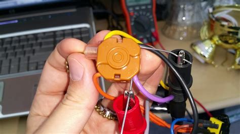 How to wire light fixtures. How Does A Capacitor Fan Control Work
