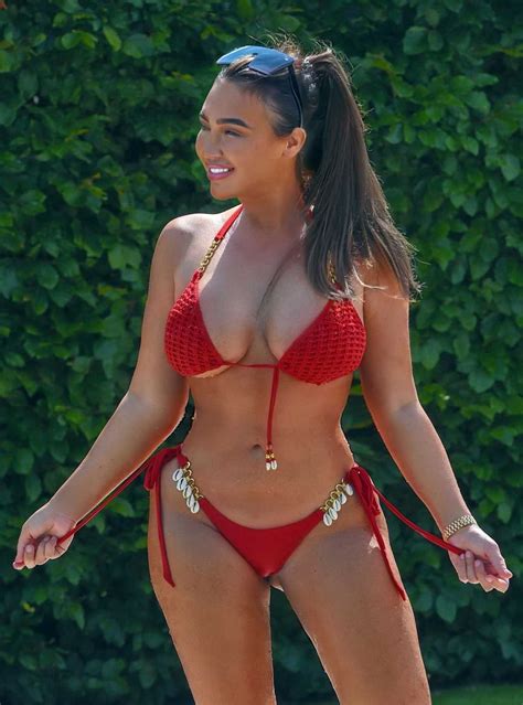 Example sentences with the word pool. Lauren Goodger in a Red Bikini by the Pool ion Marbella ...