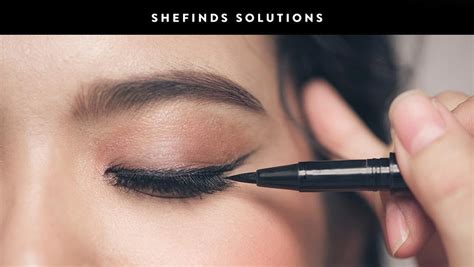 Most people have two slightly different eye shapes, so to create symmetrical eyeliner you must assess and tackle. Once And For All, Here's How To Apply Eyeliner If You Have ...