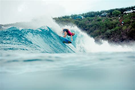 She was the only rookie on the wct (professional surfing) (world championship tour) in 2015. Tatiana Weston-Webb foca trabalho na busca do ouro ...