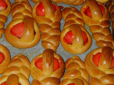 La treccia dolce è ottima se inzuppata nel. titole pasquali | Torta di pasqua, Idee alimentari