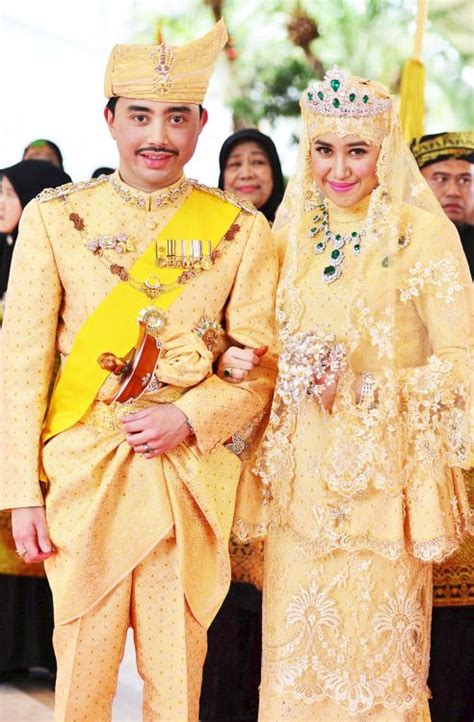 Prince abdul malik, 31, marries data analyst dayangku. royalwatcher: Brunei once again showing that they can for ...