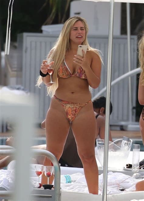 Video,free download high quality 1080p sex. ELLIE BROWN in Bikini at Pool in Miami 06/13/2019 - HawtCelebs