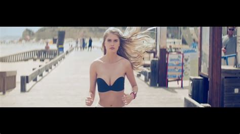 2 belges aux gros seins partouzeuses defoncees par 3 mecs. Sexy Bouncing Boobs Girl Alexandria Morgan TomTom Banned ...