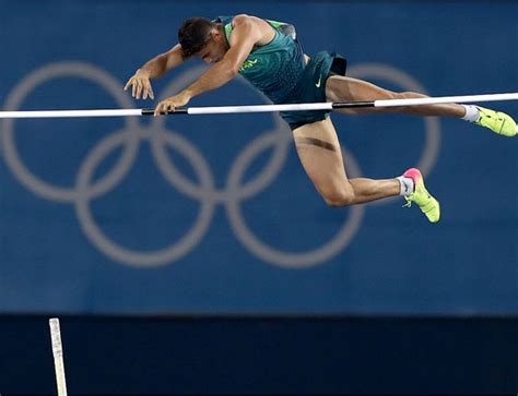 Thiago braz foi direto pros 5,50m e não conseguiu na 1ª tentativa. Thiago Braz bate recorde das Olimpíadas e conquista o 2 ...