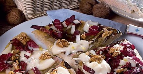 Lasciati ispirare dalle ricette al gorgonzola firmate igor e libera la tua creatività in cucina! Pizza con noci, pere e fonduta di gorgonzola - Agricorti