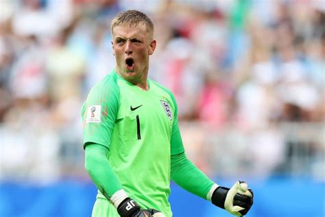 Born 7 march 1994) is an english professional footballer who plays as a goalkeeper for premier league club everton and the england national team. Jordan Pickford: Benteng Kokoh Di Bawah Mistar Everton ...