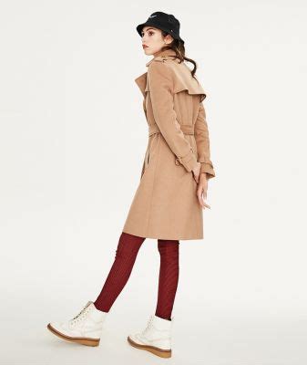 De plus, elle se replie et se. Manteau bien chaud long en laine pour femme avec ceinture