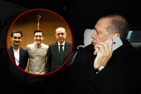 Die beiden deutschen nationalspieler mesut özil und ilkay gündogan waren heftig kritisiert worden, weil beide dem türkischen staatspräsidenten recep tayyip erdoğan ein trikot überreicht hatten. Der Postillon: Nach Fototermin: Erdogan gibt Signal ...