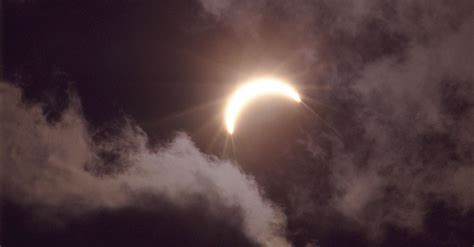 Een vrijwel volledige zonsverduistering is er in nederland in 2093. Vrijdag grootste zonsverduistering sinds 1999: dit is wat je moet weten - NRC