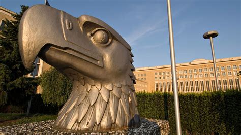 Discover the secret and legendary places in and under the former airport buidlings of tempelhof. Tempelhof Airport Guided Tour