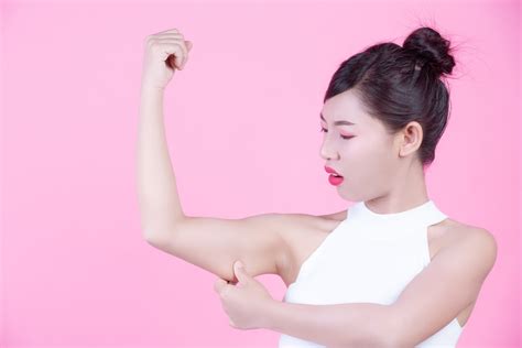Cara mengecilkan lengan dengan cepat. 15 Cara Mengecilkan Lengan (Mudah & Cepat)
