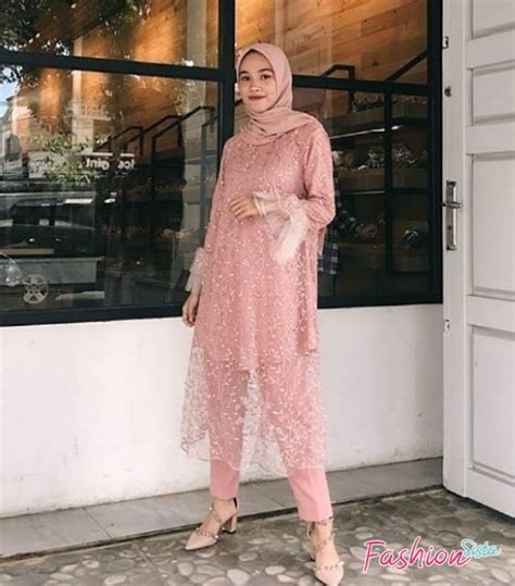 23 nov 2019 meski dandanan sudah flawless pilih style kondangan pake celana agar tampilan lebih cantik dan menawan yang bisa menjadikan ootd. 18+ Ide Model Baju Ootd Kondangan Remaja Celana Terbaru ...