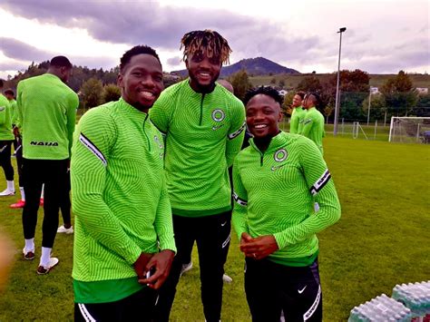 Chukwueze emula a maradona y messi para hacer el gol de esta copa: Full House As Musa And Onuachu Arrive At Super Eagles Camp ...