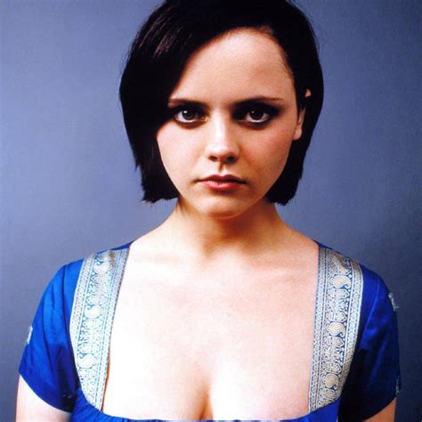 Jun 06, 2021 · according to deadline, christina ricci's name was quietly added to the roster, tucked away in a mere press release in the middle of a murderer's row of others. Su fobia a las plantas y otras curiosidades de Christina ...
