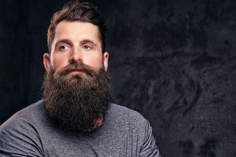 Der bart wächst bei den meisten männern um den mund und an kinn, wangen und dem oberen halsbereich. 10 INSIDER-TIPPS FÜR EINEN VOLLEREN BART!