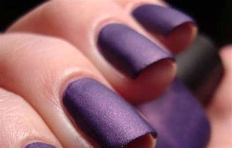 Algunas llevan uñas acrílicas para poner fin a sus hábitos de morderse las uñas. Uñas decoradas color mate - Uñas Decoradas CLUB