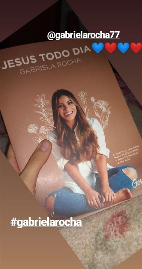 Correios, presente na vida de todos os brasileiros! Livro Gabriela Rocha | Rocha, Cantor brasileiro, Cantores