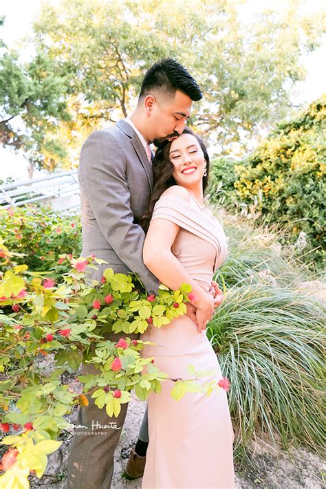 Affordable creative wedding photography in the toledo ohio area ( northwest oh southeast michigan). Houston wedding photographer Juan Huerta Photography offers all day coverage, all your pictures ...