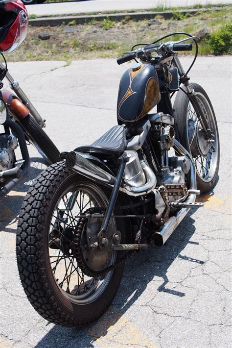 Freshly painted tear drop tank and rear fender with 1977 vintage cap. Harley-Davidson XLH 1000 Sportster "Ironhead" rigid | via ...