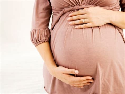 Nyeri perut bagian bawah juga bisa dirasakan ketika janin bergerak. Keluhan Ibu Hamil Ketika Masa Kehamilan