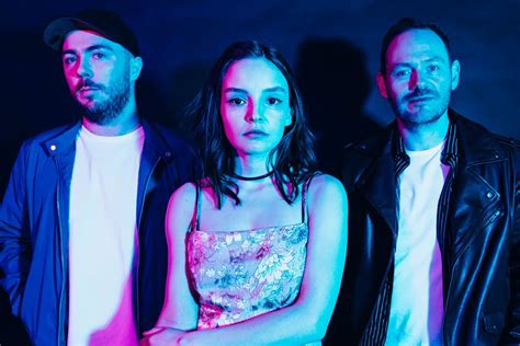 The founding members are lauren mayberry, iain cook, and martin doherty. Escucha en línea nuevos discos de Mumford & Sons, The ...