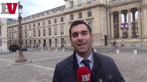 La demande du conseiller régional rn julien odoul de faire sortir une accompagnatrice scolaire voilée lors d'une séance plénière a provoqué un tollé. Julien Odoul : « La méthode des réseaux islamistes, c'est ...