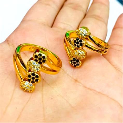 Ikatan cincin titanium merupakan salah satu pilihan bahan dari berbagai jenis ring yang saat ini ada. Cincin wanita model kipas cincin permata biru cincin ...